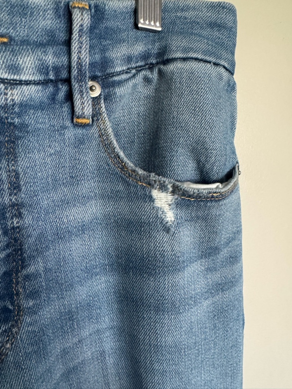 Good American Good Legs Distressed Skny Jeans Raw Hem High Rise Light Wash Sz 6 - Picture 4 of 13